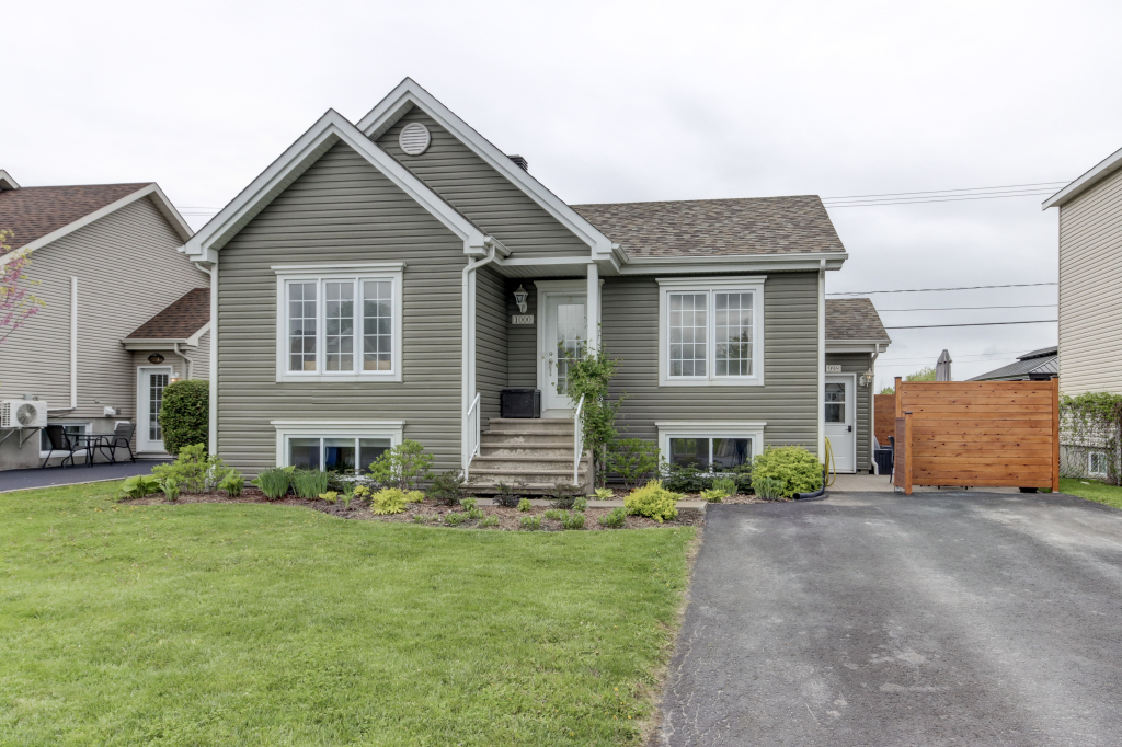 Grand 4 1/2 Lumineux Et Rénové! | 2931536