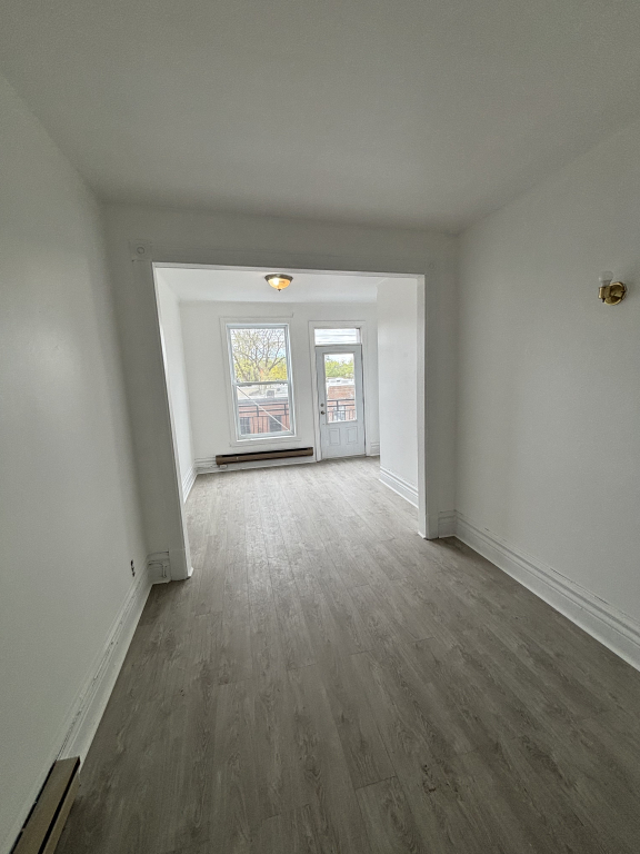 Petite Italie - Beau 4 1/2 Rénové | 2930807