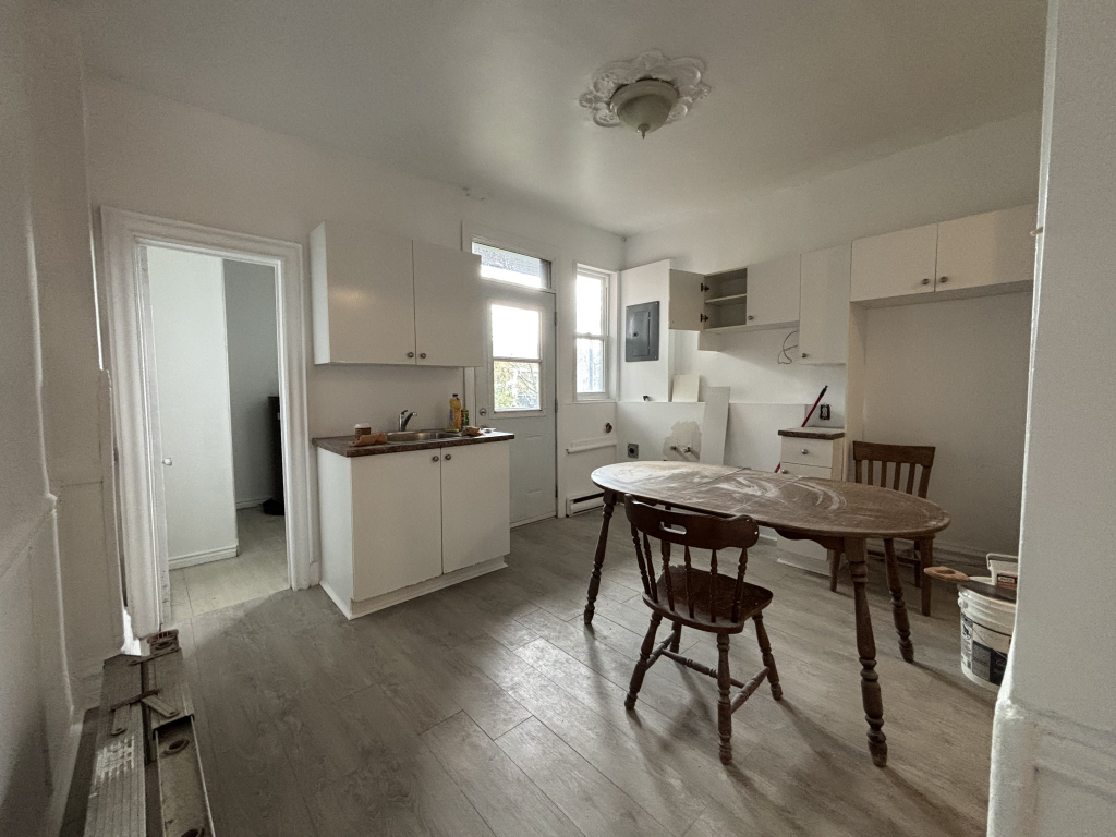 Petite Italie - Beau 4 1/2 Rénové | 2930807