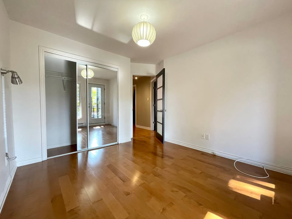 Hochelaga - Condo 4 1/2 Avec Garage | 2930858