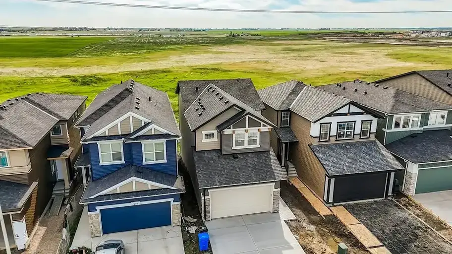 4 bedroom with 3 Full Bath walkout on green space | 262 Hotchkiss Manor SE, Calgary | 2931022