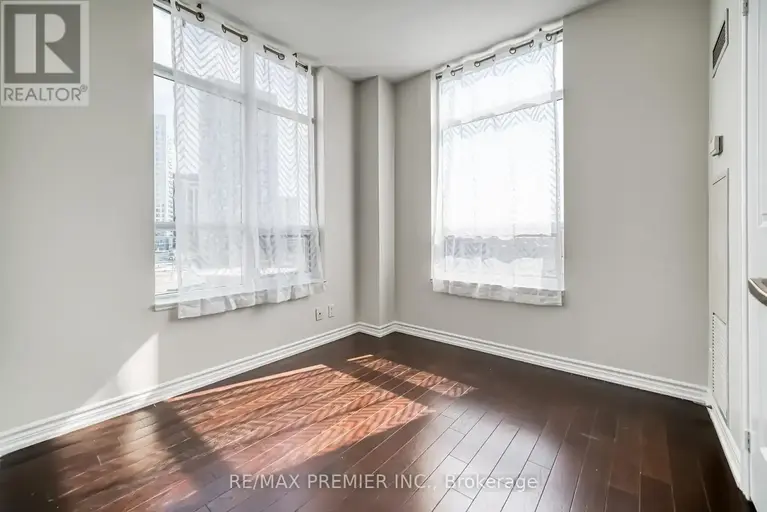 614 - 9225 JANE STREET | 614 - 9225 JANE STREET, Vaughan | 2931125