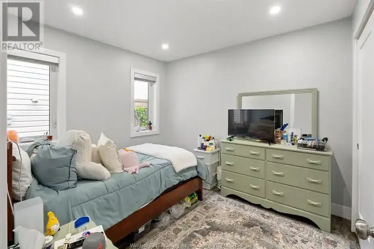 257 Wellington STREET | 257 Wellington STREET, Harrow | 2931172