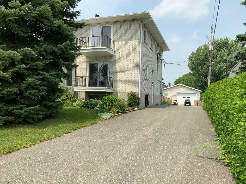 Grand logement 5 1/2 et plus | 2933046