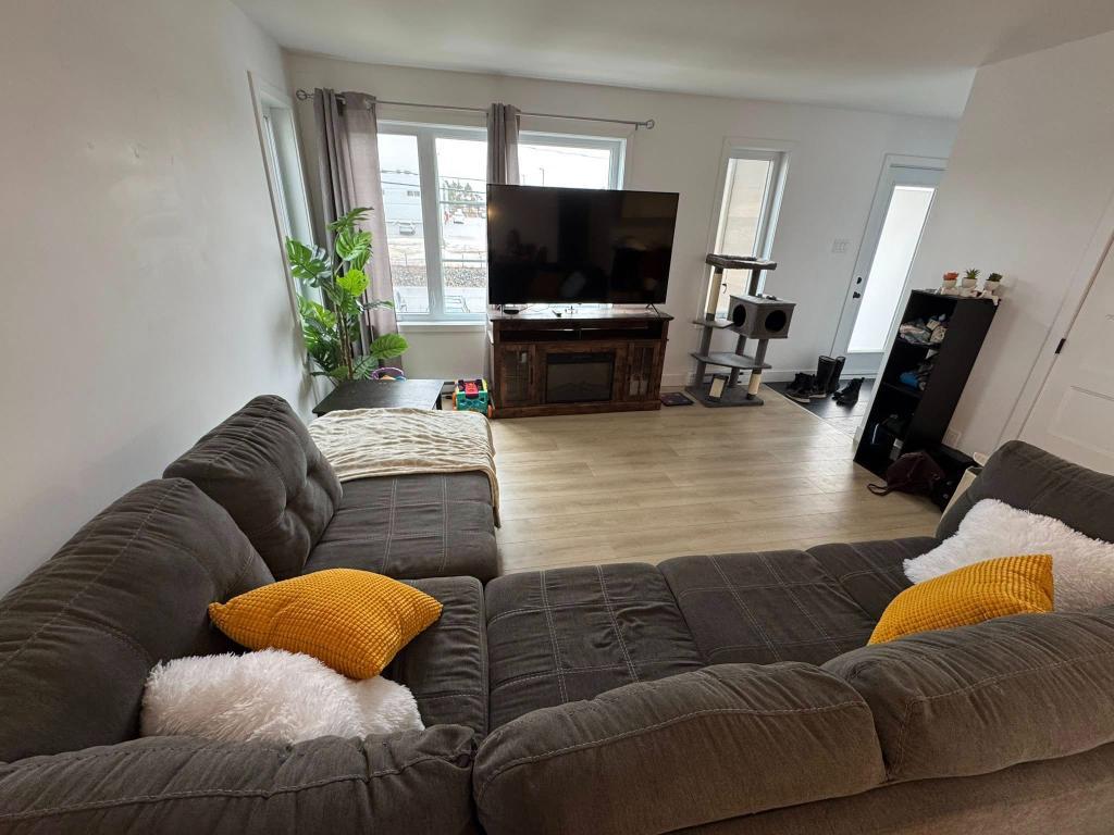 Grand 5 1/2 à louer - Cadeau signature | 2931487