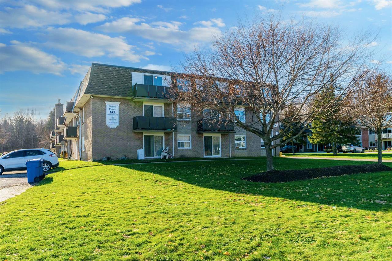 Huron Manor Apartments | 2931668