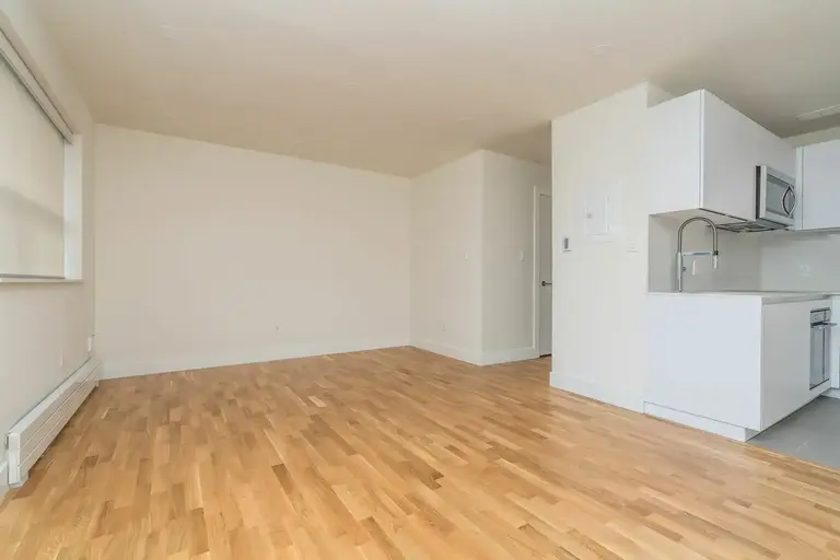 365 Eglinton Avenue East | 365 Eglinton Avenue East, Toronto | 2959482