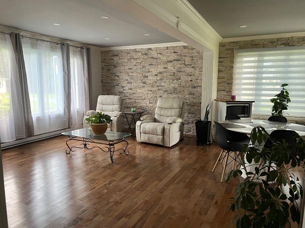 Maison lumineuse à louer, semi-meublé, 1400$/mois à Louiseville. | 2931975