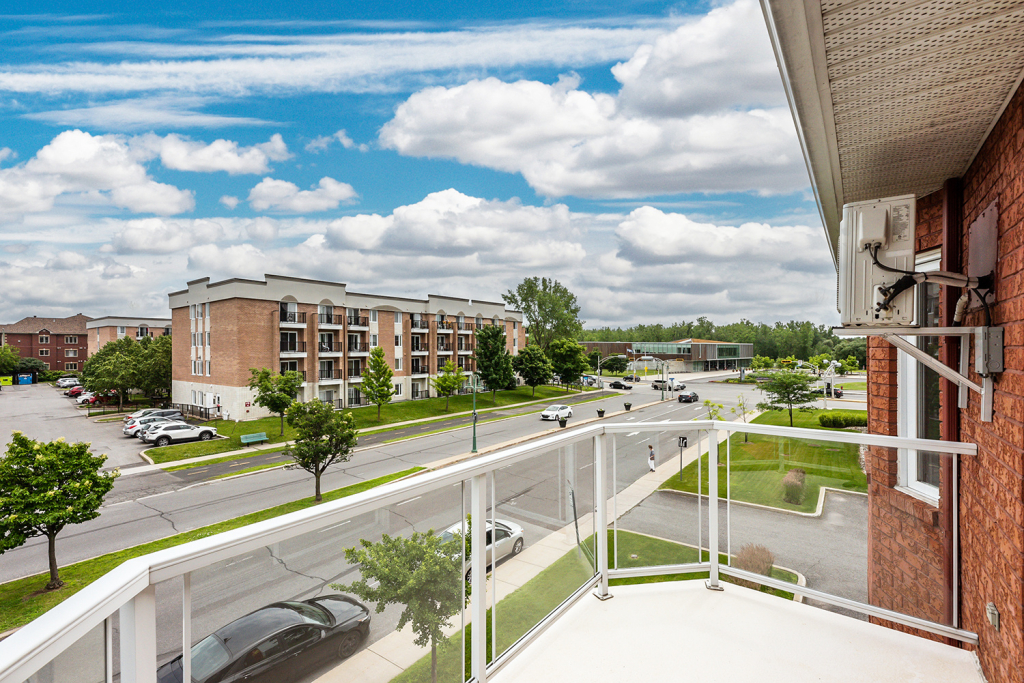 Condo 4 ½ Rénové à Louer à St-Hubert | 2932036
