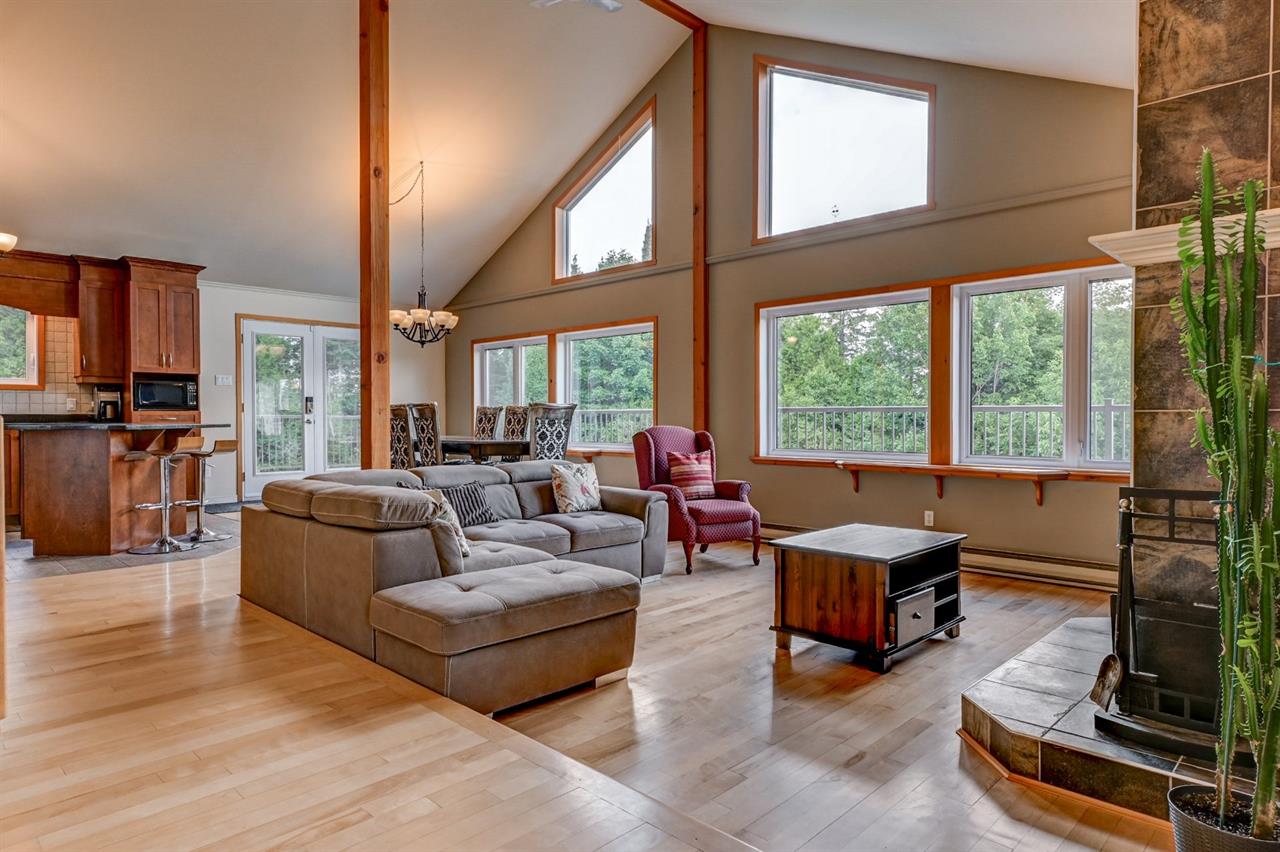 Maison à étages Saint-Sauveur À Louer | 2932048