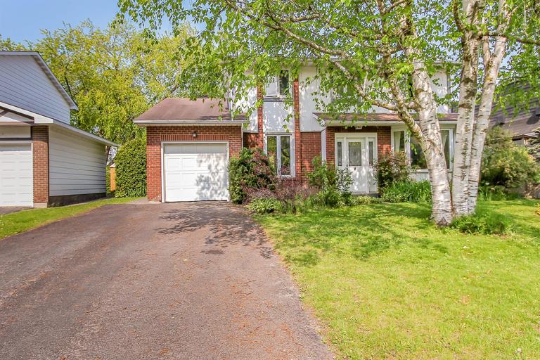 56 Northpark Drive - 1 | 56 Northpark Drive, Ottawa | 2932161