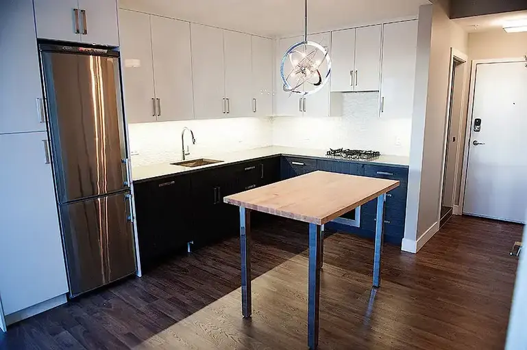 MODERN BRIGHT APARTMENT - MARDA LOOP - BANKVIEW | 1521 26 Ave SW, Calgary | 2932209