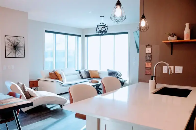 Iconic 17th Ave, Fully Furnished, 2bed 2bath w/ Underground Parking | Calgary | 2932220