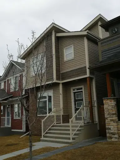 Cozy 3 bedroom House | Calgary | 2933000