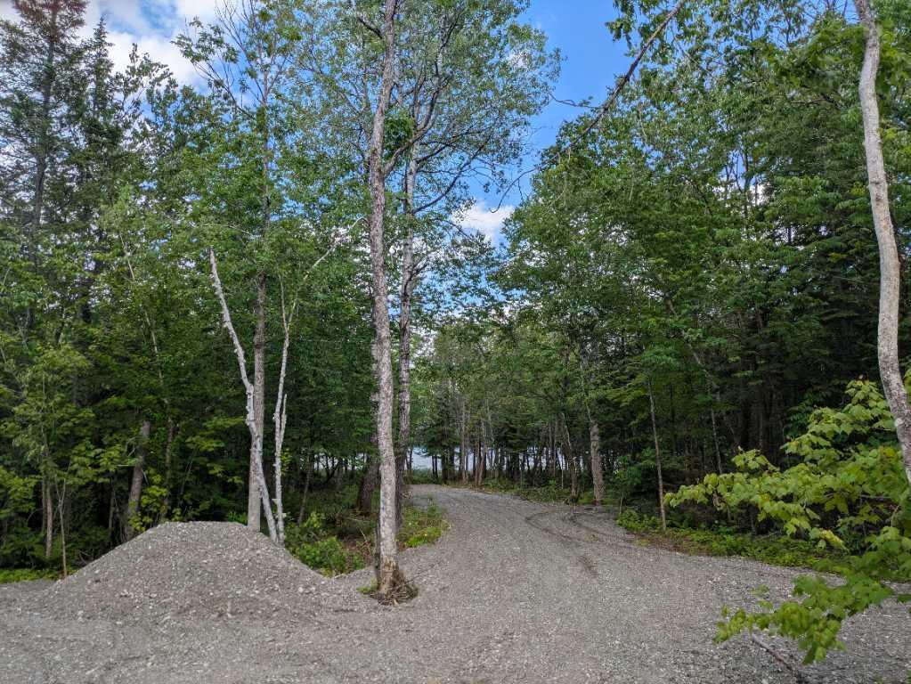 grand terrain privé au coeur de la nature avec acces au lac | 2932243