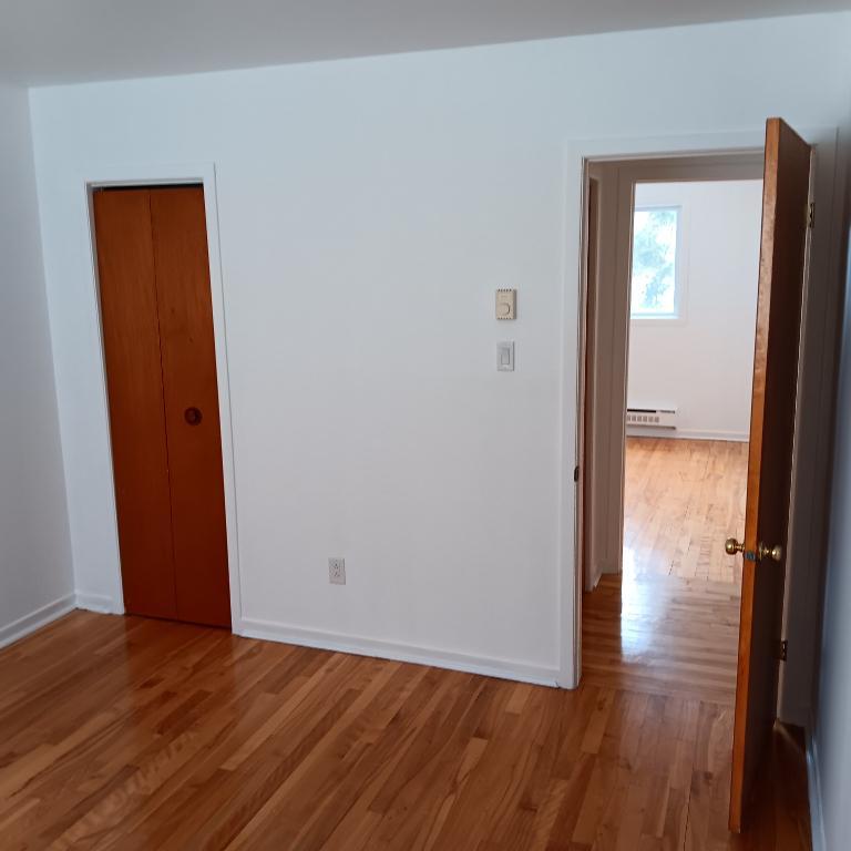 4 1/2 pièces, Rue Lamarre, Vieux-Longueuil (près centre Jacques-Cartier), 1er octobre | 2932568