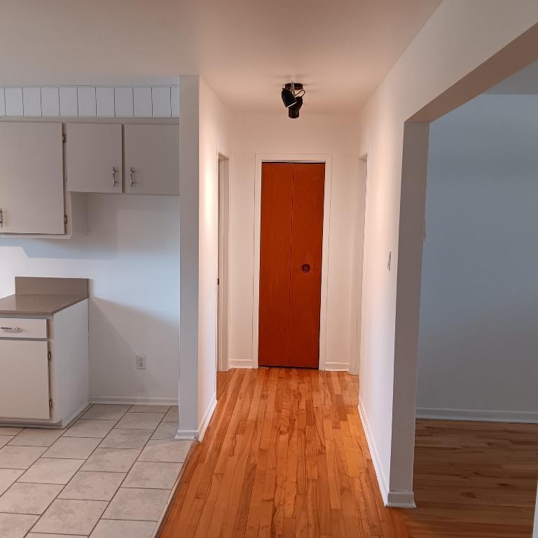 4 1/2 pièces, Rue Lamarre, Vieux-Longueuil (près centre Jacques-Cartier), 1er octobre | 2932568