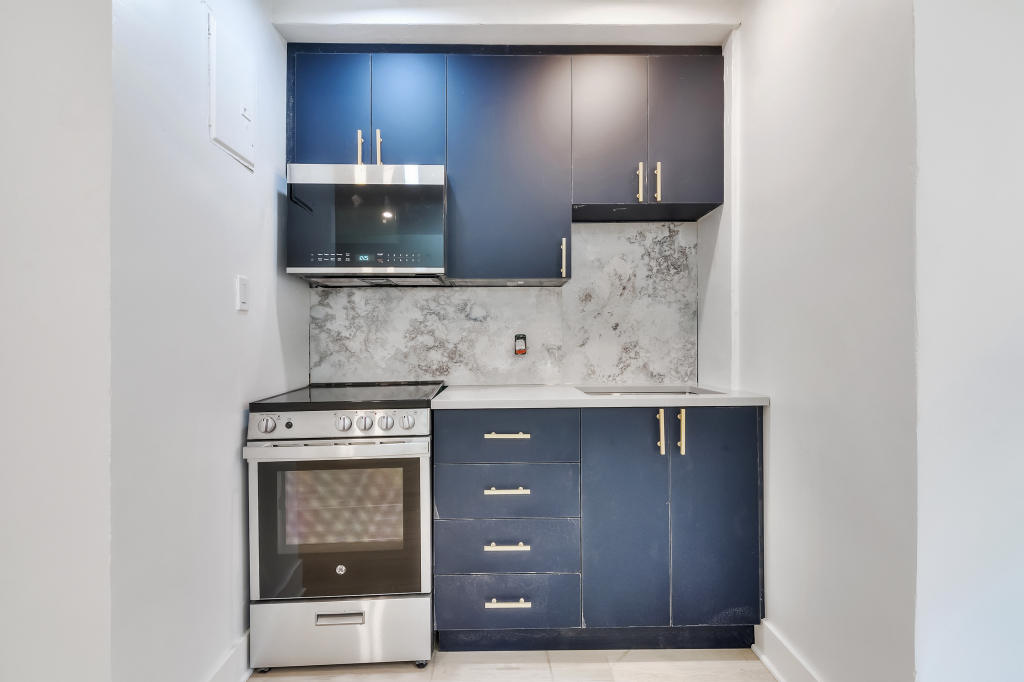 3 ½ RÉNOVÉ À MONTRÉAL – DISPONIBLE | 2932610