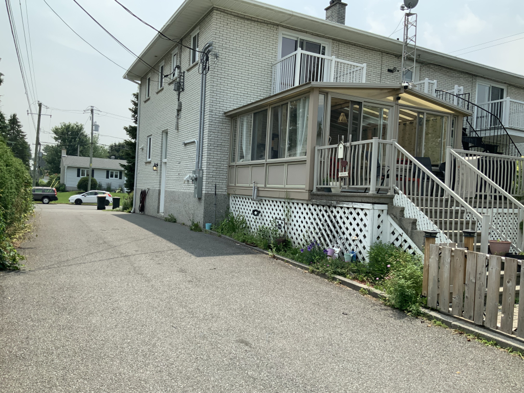 7 1/2 ( 3 Chambres + Bur. + Verrière ) | 2932654