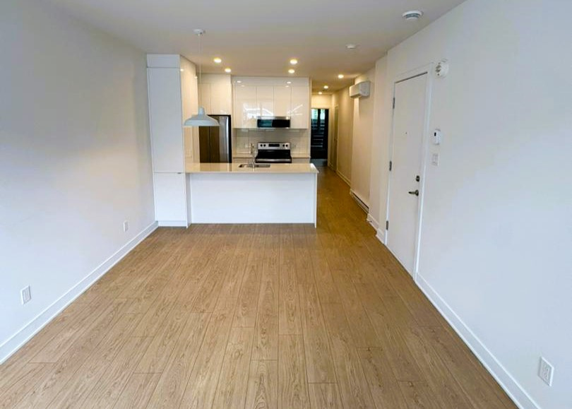 Super 4 1/2 Dans Construction Récente | 2932656