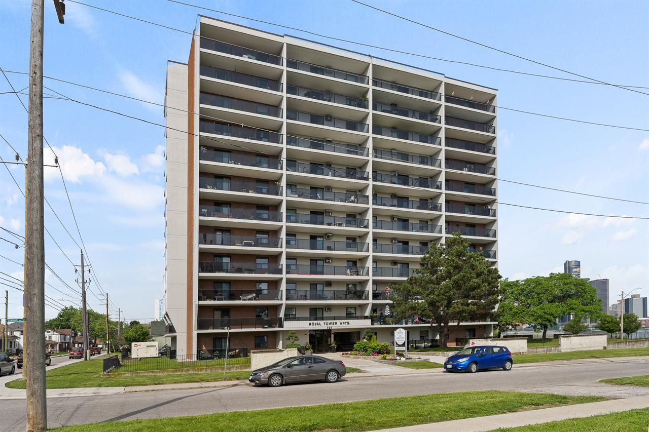 Royal Tower Apartments | 2932721
