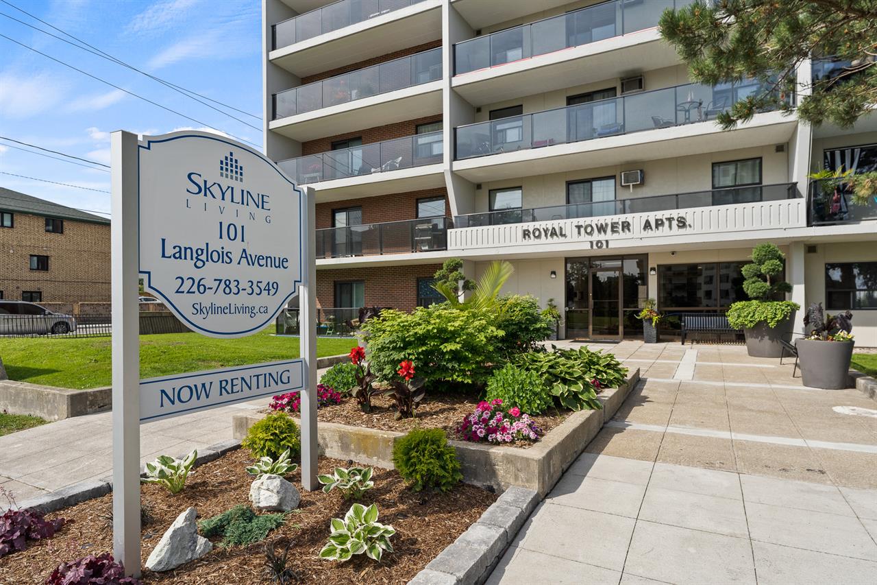 Royal Tower Apartments | 2932721