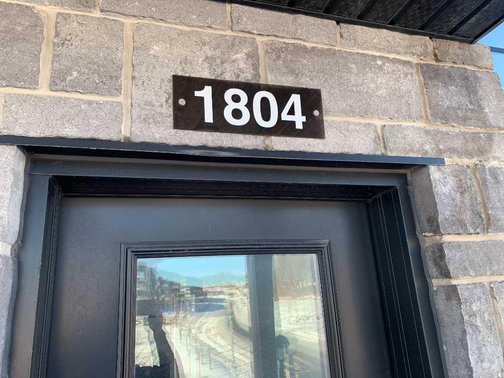 Superbe 5 1/2 à LÉVIS (St-David), 2ième étage à l'avant, 2 STATIONNEMENTS EXTÉRIEURS INCLUS, LIBRE LE 26 octobre 2025. | 2933063