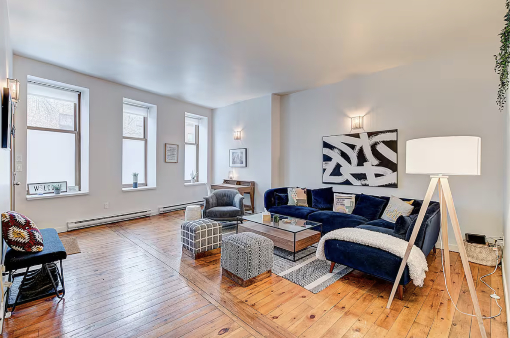 Magnifique APT De 1200 Sqft Meublé ! | 2933117