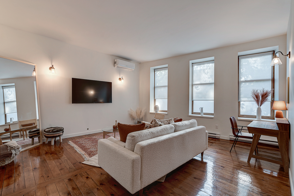 Spacieux 4 ½ – 8 Min Métro Charlevoix – | 2933118