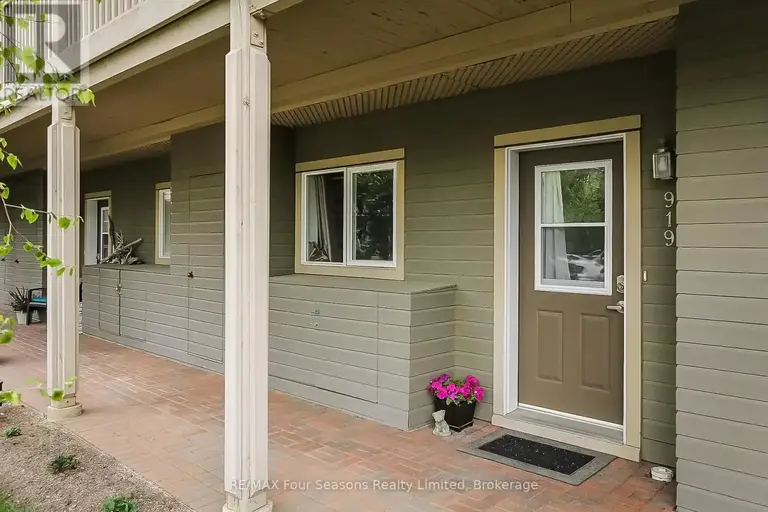 919 CEDAR POINTE COURT | 919 CEDAR POINTE COURT, Collingwood | 2933257