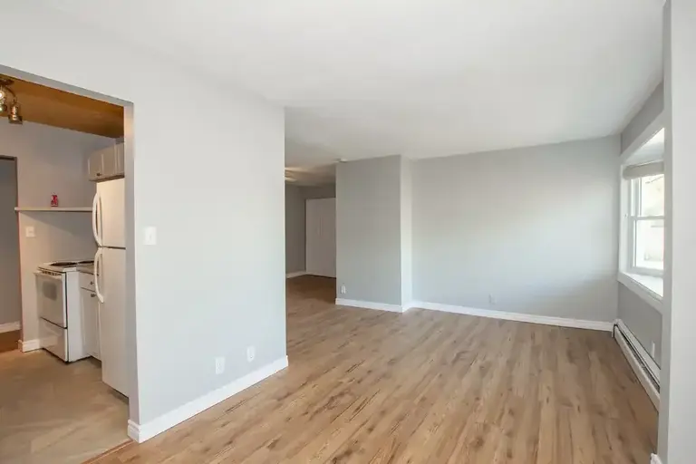 98 Wright Street - 3 | 98 Wright Street -, Welland | 2933426