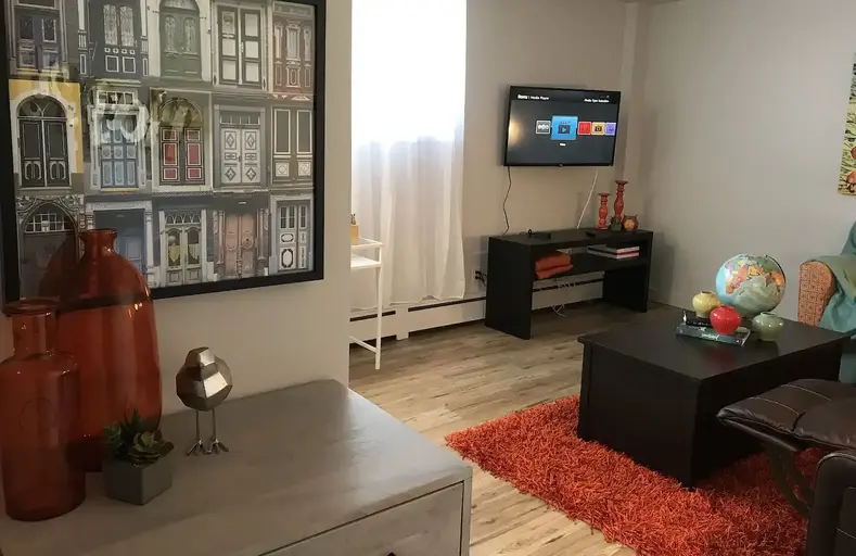 Large, Furnished and Renovated One bedroom in Lower Scarboro | 104 - 2020 11 Ave SW, Calgary | 2933469