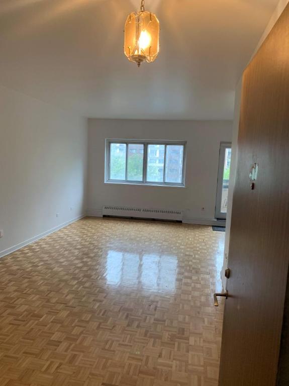 1 CH - 1 SDB - St-Laurent - $1,395 /mo | 2933621