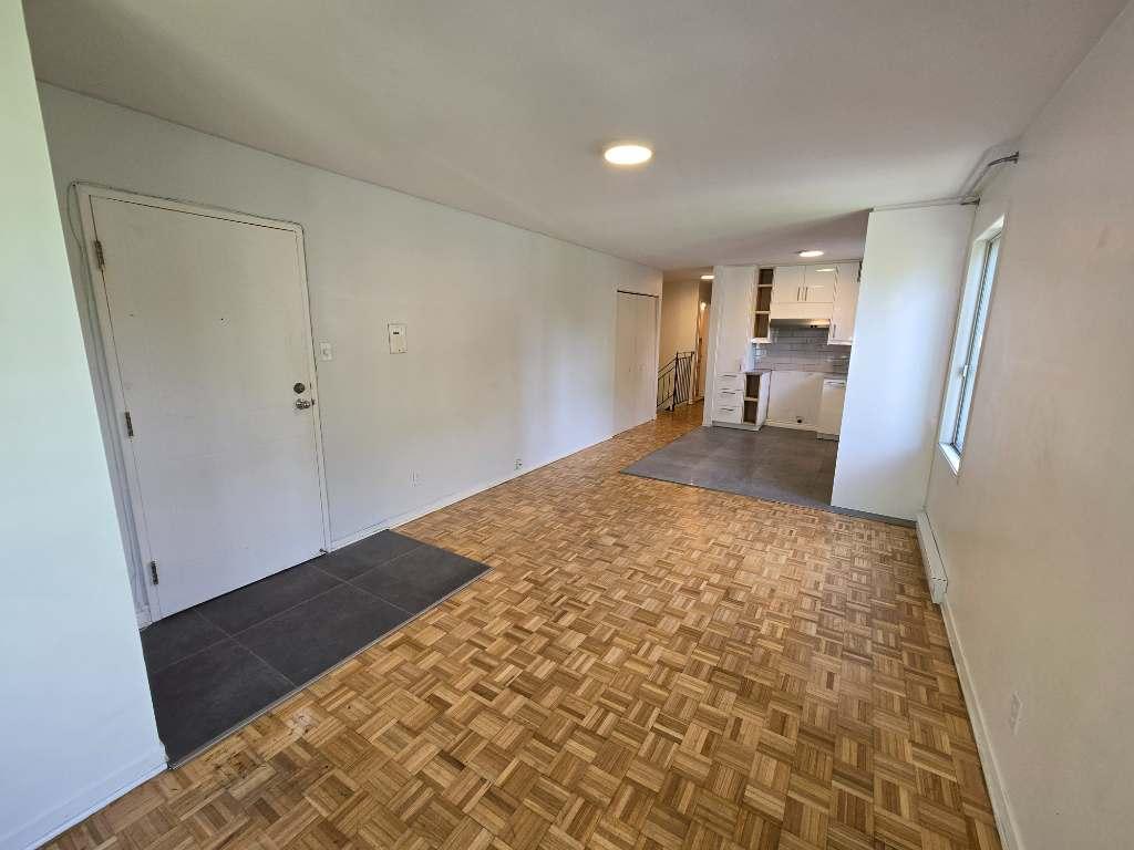 Appartement 5 1/2 Style Condo sur 2 étages | 2934119