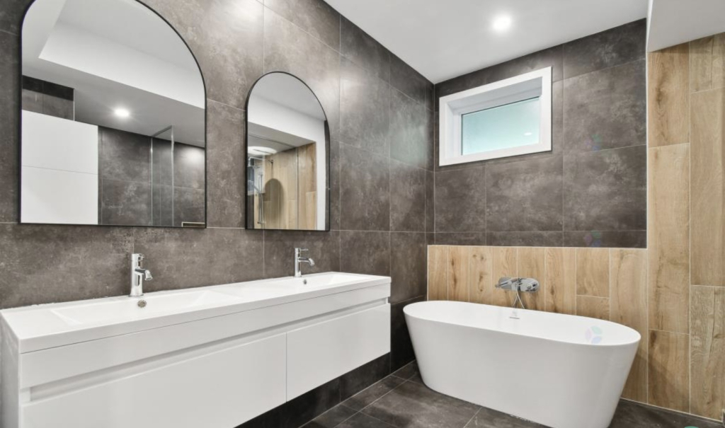Logis 3 CAC , 1500 Pi2, Rénové à Neuf | 2934159