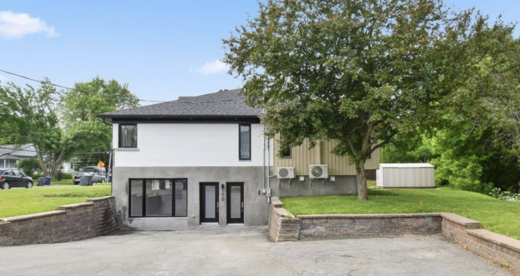 Logis 3 CAC , 1500 Pi2, Rénové à Neuf | 2934159