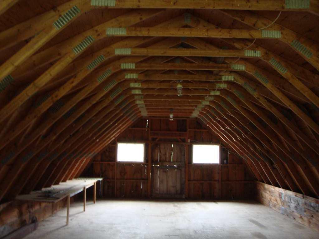 FERMETTE AVEC ÉRABLIERE GARAGE, ENTREPOT, avec terre a bois mature et plantation , | 2938394