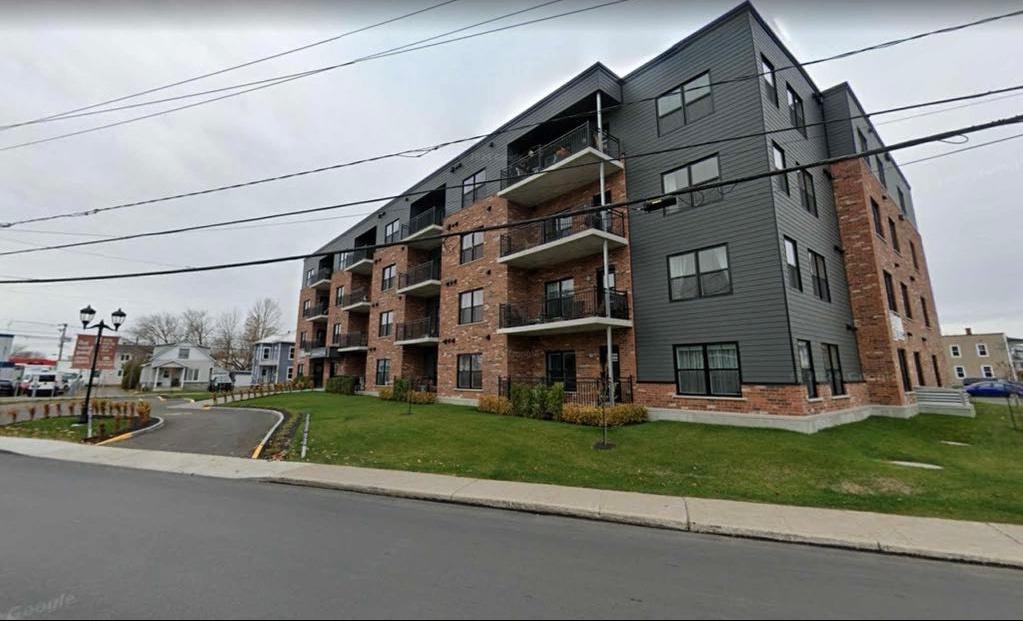 Grand condo 4 1/2 dispo 1er oct. 386 Notre-Dame Ouest, Victoriaville | 2934693