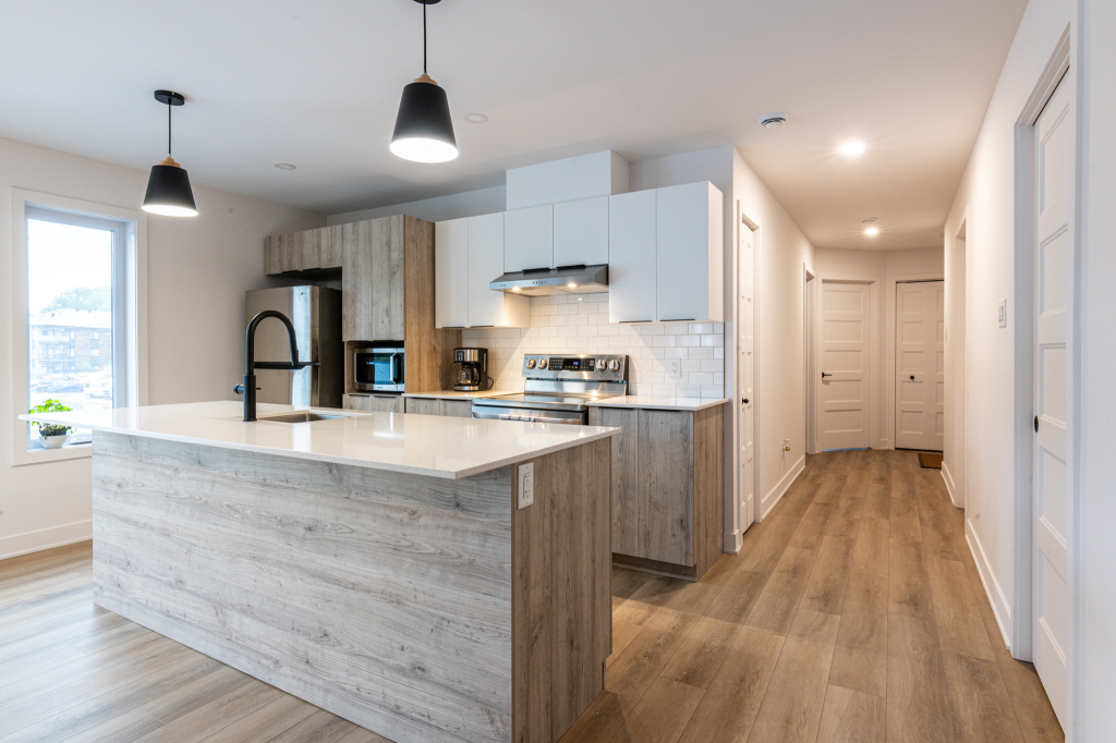 4 1/2 AVEC ÉLECTROS DISPO LE 1ER AOÛT! | 2934759