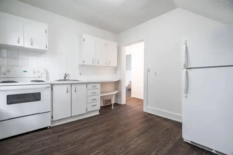 Upper- 2-4 Peel Street | 4 Peel Street, Barrie | 2935318