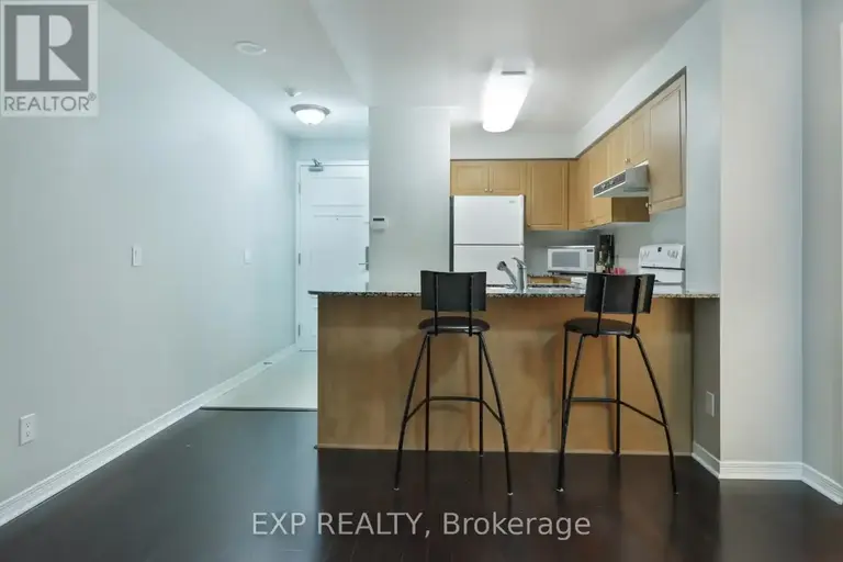 1001 - 330 RED MAPLE ROAD | 1001 - 330 RED MAPLE ROAD, Richmond Hill | 2935518