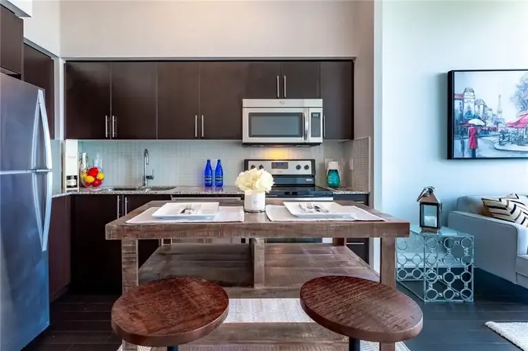 RAIN Stunning & Rare Condo! | 65 Speers Road, Oakville | 2935638
