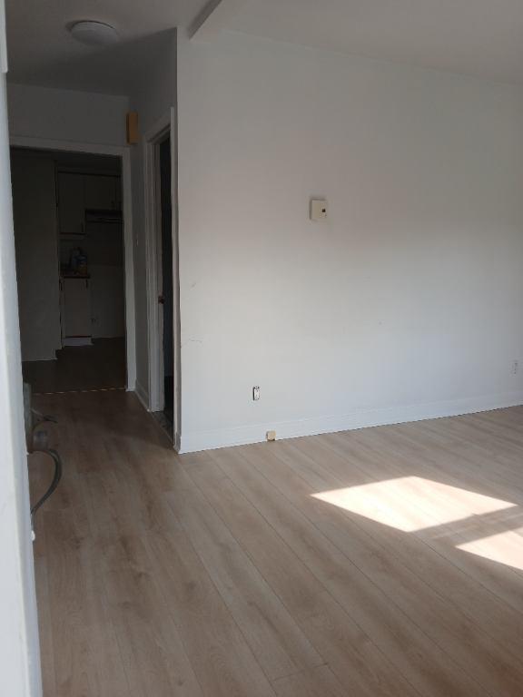 Appartement à louer - Vieux-Longueuil : 4 et demi, à l'étage | 2935711