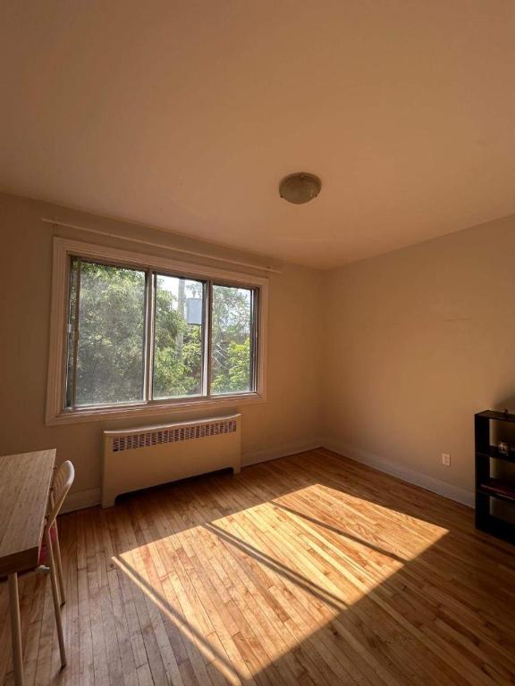 4 ½ RÉNOVÉ – CENTRALE, LUMINEUX, ÉLECTROS INCLUS | 2935730