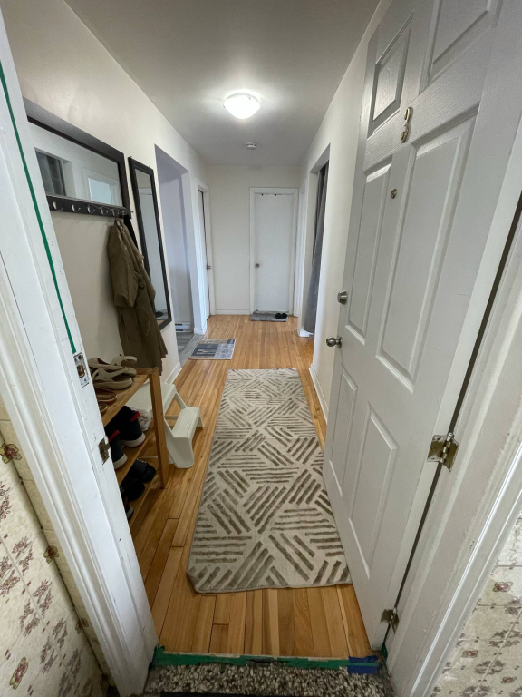 TRES BEAU 4 1/2 RENOVÉ | 2935774