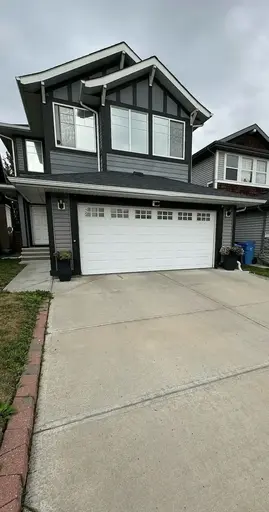 Gorgeous 4 bed 3.5 bath Home in Lake Community of Auburn Bay | Calgary | 2936014