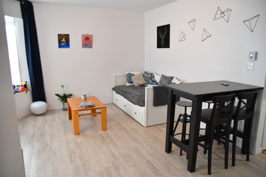 3 ½ Meublé, Propre & Lumineux | 2936207