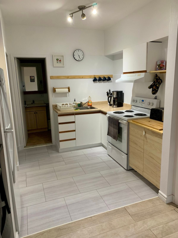 3 ½ Meublé, Propre & Lumineux | 2936207