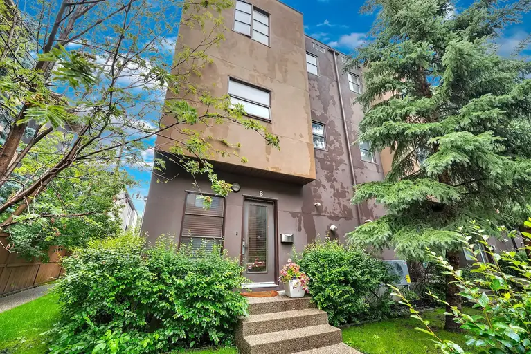 1507 sq ft Killarney Townhouse in 8-plex near LRT station | 8 - 1935 35th Street SW, Calgary | 2936379