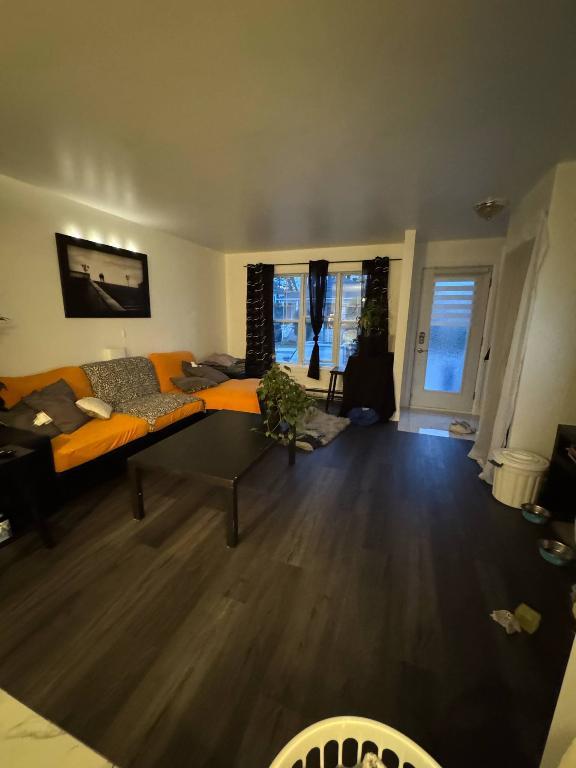 Logement 5 1/2 | 2936432